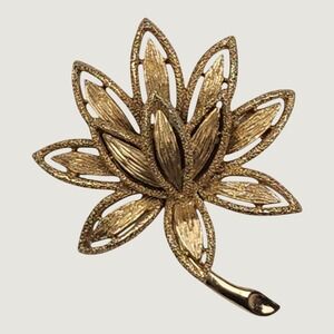 Vintage Estate Avon Lotus Flower Brooch Pin Gold Tone Textured Layered